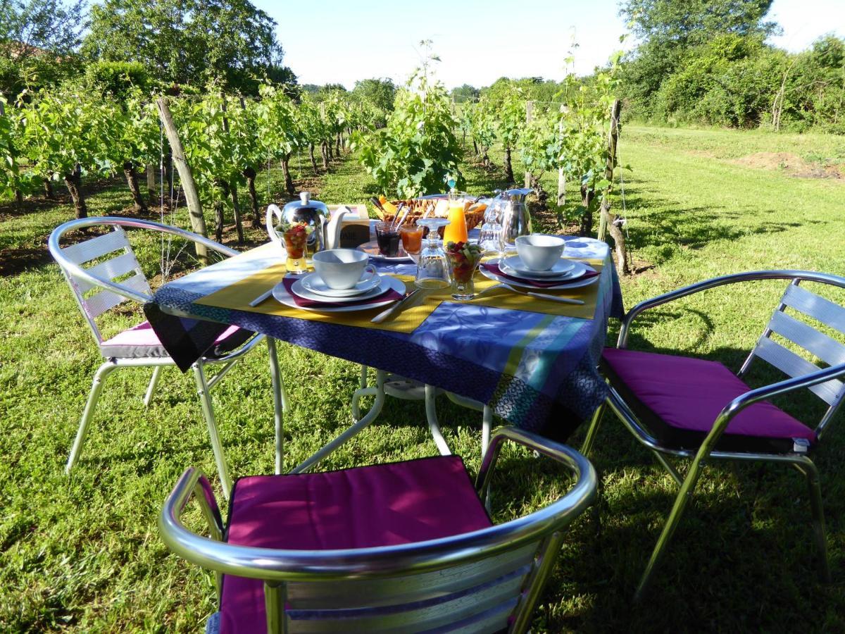 Sainte-Colombe  La Vigneraie De Laura Bed & Breakfast エクステリア 写真