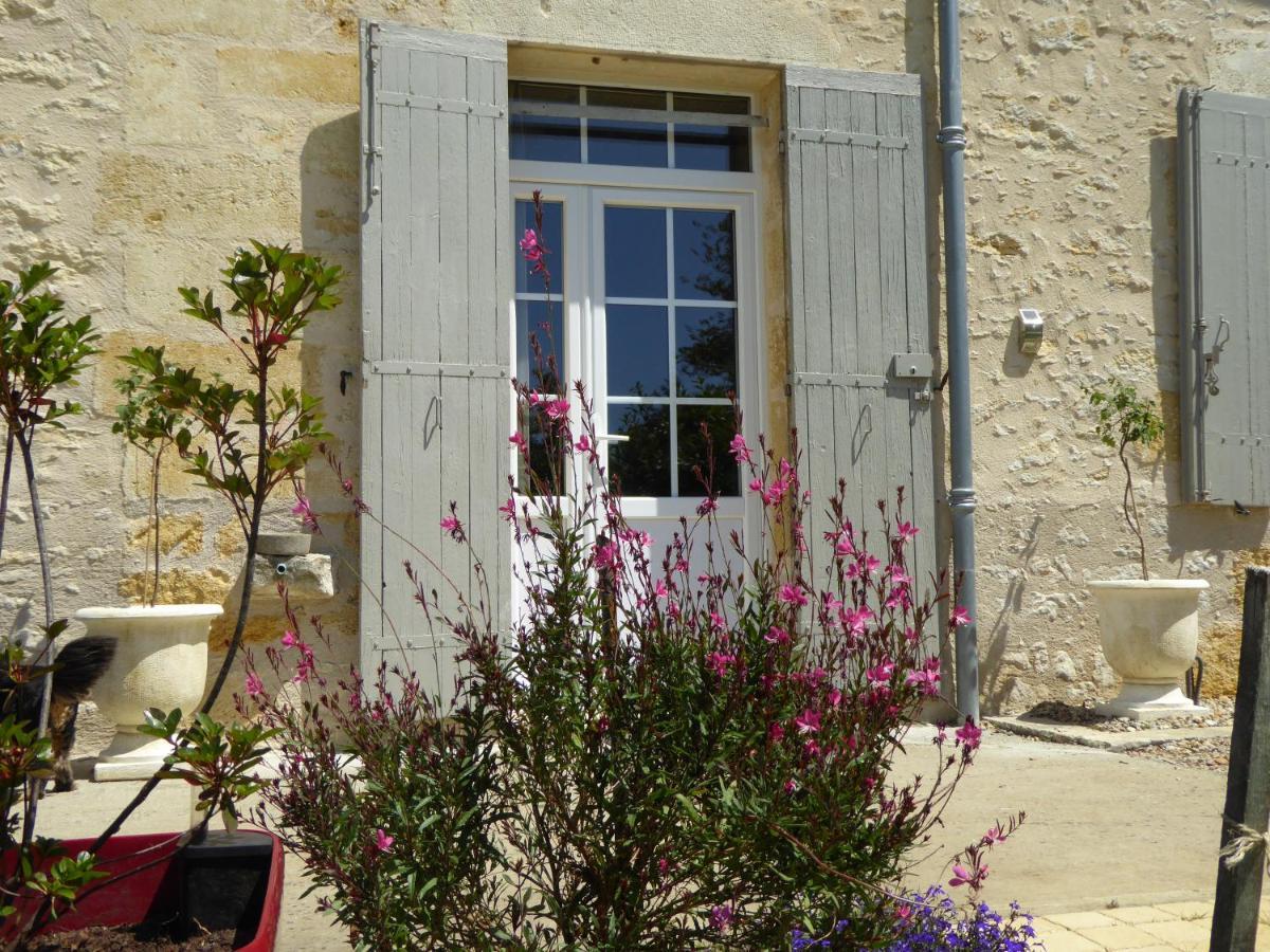 Sainte-Colombe  La Vigneraie De Laura Bed & Breakfast エクステリア 写真