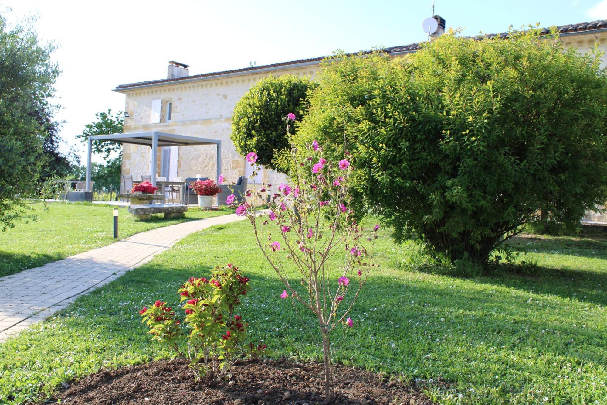 Sainte-Colombe  La Vigneraie De Laura Bed & Breakfast エクステリア 写真